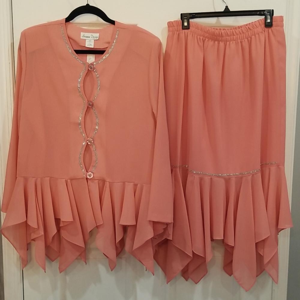 Hosanna three piece, peach set. All  pieces are a size large - Picture 7 of 9